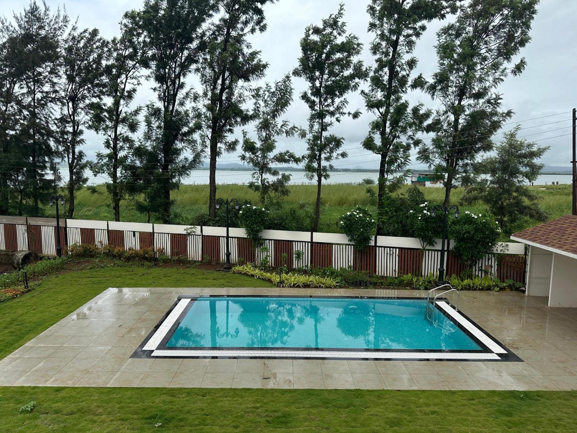 Lake View Holiday Villa Near Sula Wine Yard With 3 Bdrms Nashik Bilik gambar